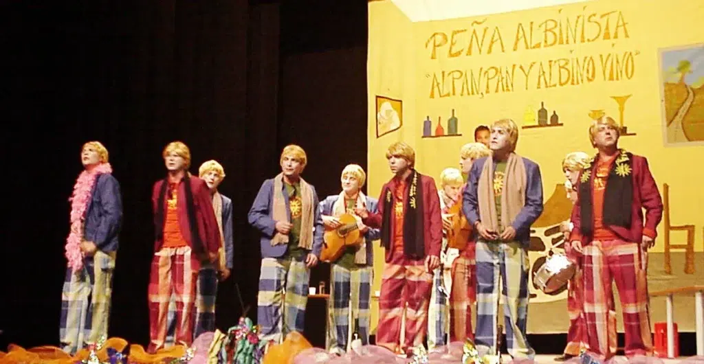 Chirigota Al pan pan y albino vino
